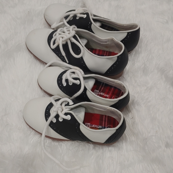 Black and white Smart Fit Saddle shoes